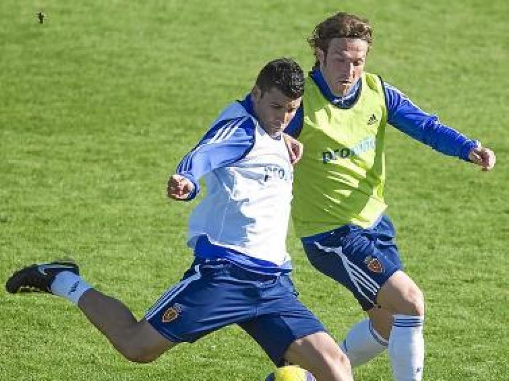 Lanzaro rivaliza con Braulio en un entrenamiento.