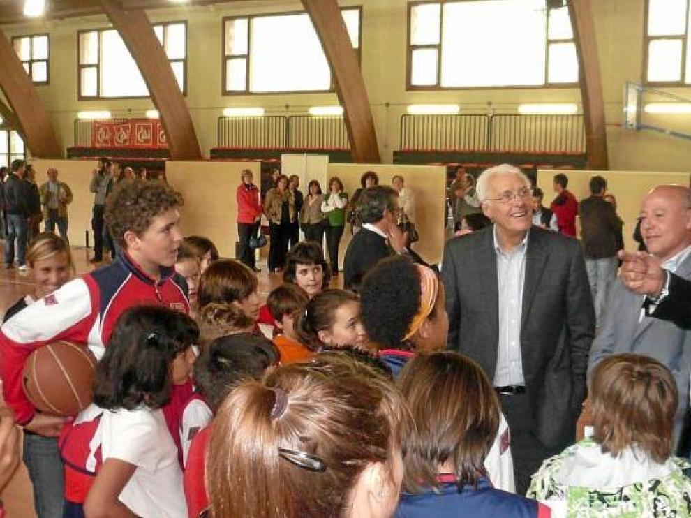El club ha organizado muchas actividades entre ellas la visita de Romay, Corbalán y Sainz a la Comarca.