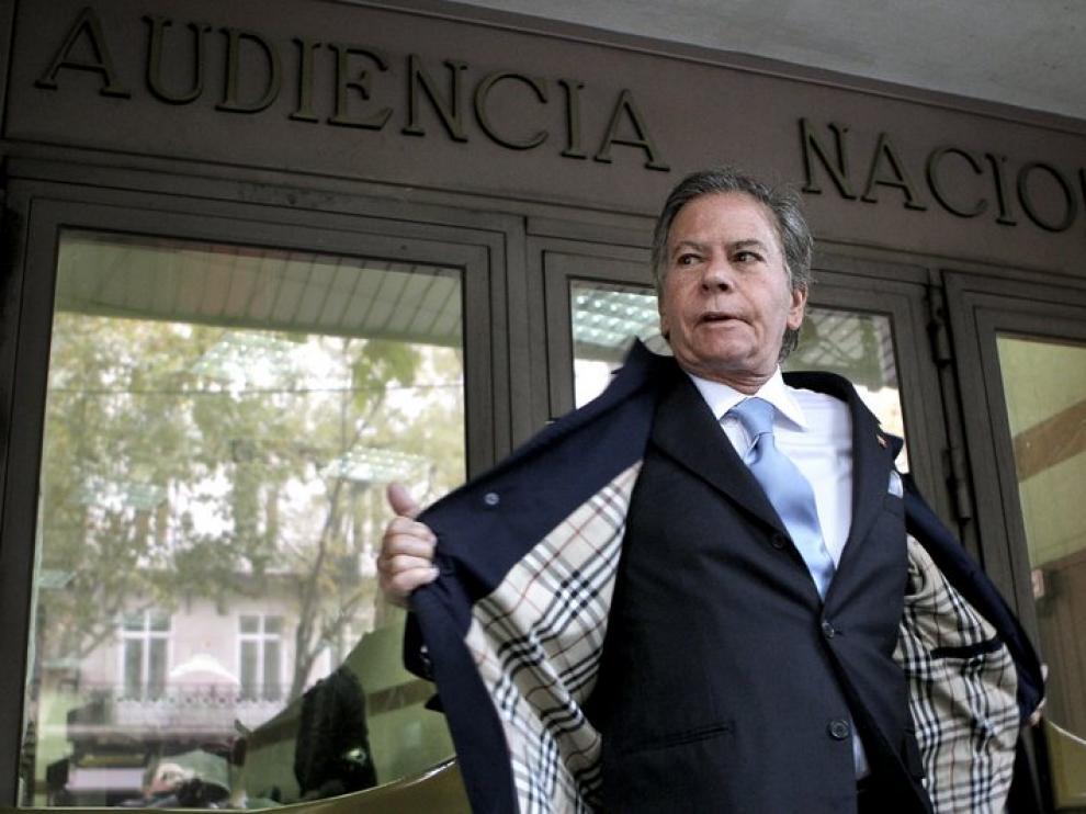 El diplomático venezolano Diego Arria Salicetti, ayer a su llegada a la Audiencia Nacional.