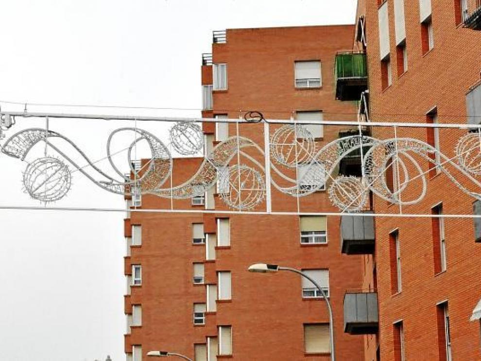 La crisis retrasa algunos encendidos navideños y recorta los horarios para ahorrar costes