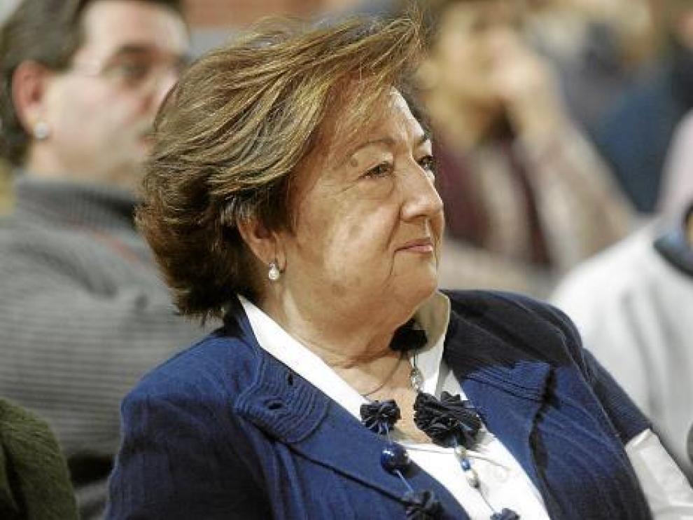 Pilar Urbieto, de la organización de Cáritas de Huesca, fue la premiada ayer por su labor solidaria.