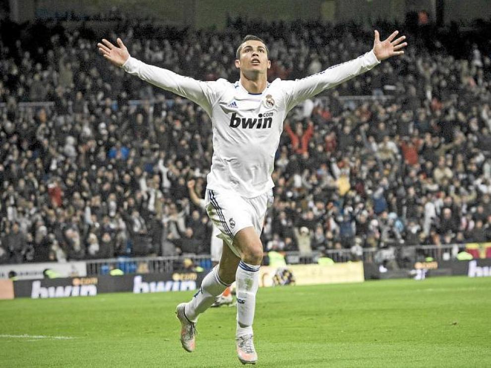 Cristiano Ronaldo celebra el segundo tanto marcado al Valencia.