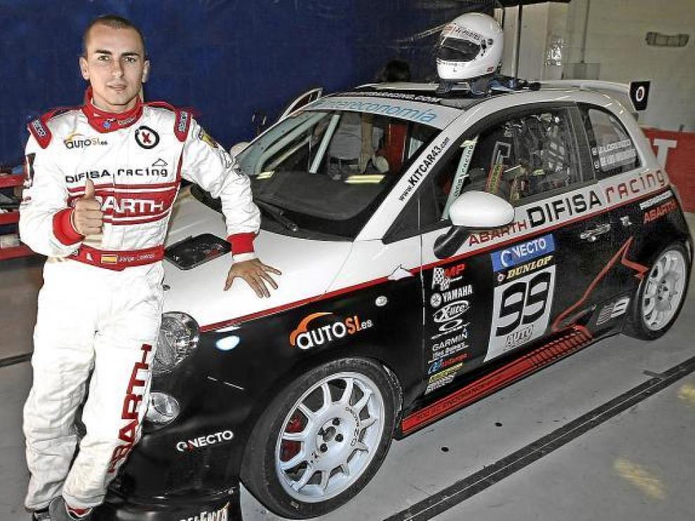 Jorge Lorenzo corrío a mediados de noviembre en Montmeló con un Abarth 500 Assetto Corse.