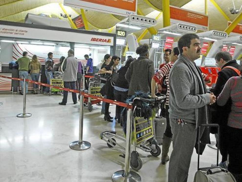 Pasajeros en el aeropuerto de Barajas