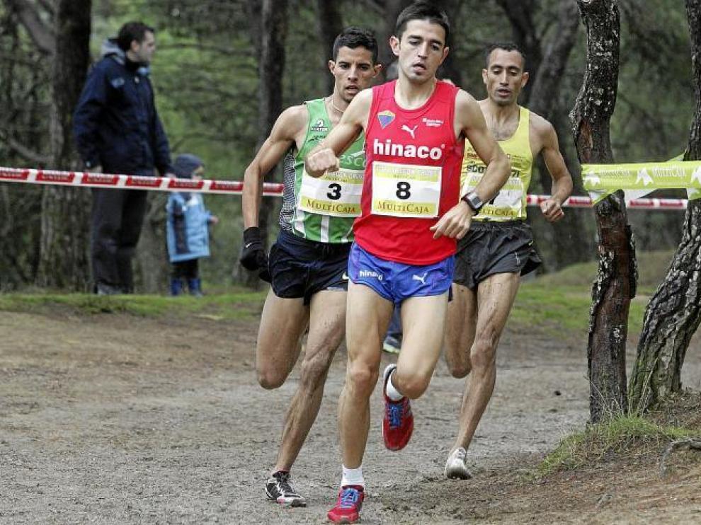 El aragonés Mariño encabeza la carrera, seguido por Alberto Sábado y El Wardi.