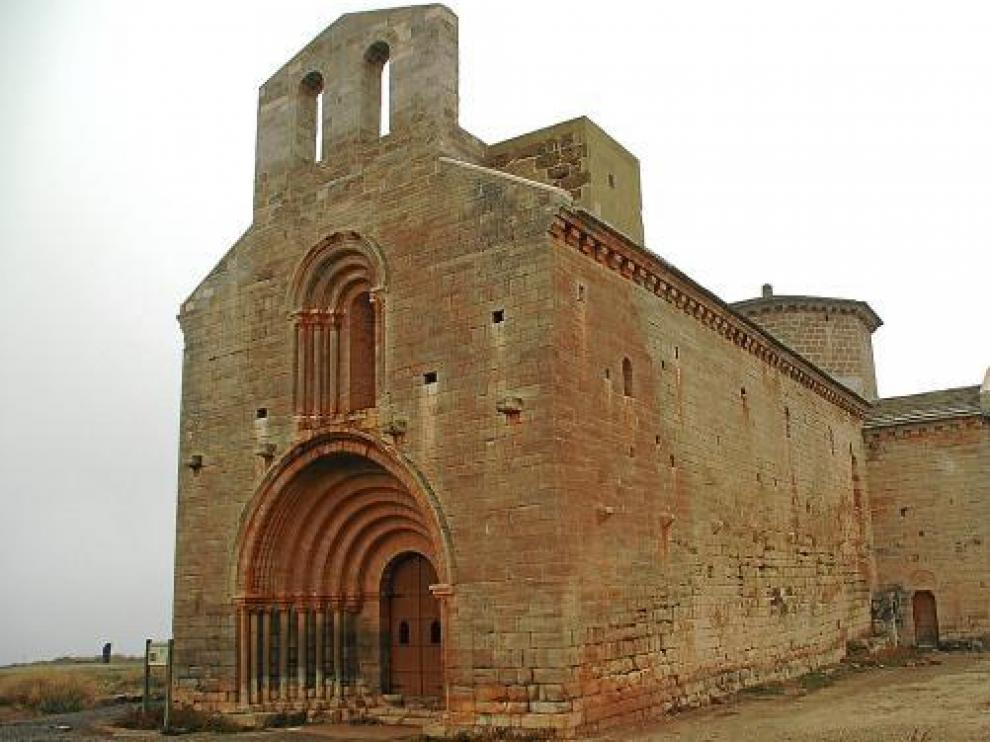 Imagen de la imponente ermita de Santa María de Chalamera.