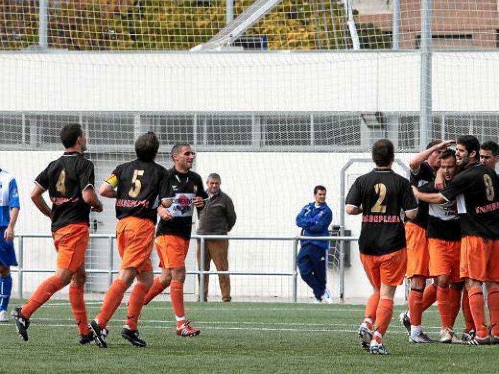 Los jugadores del Andorra celebran un gol.