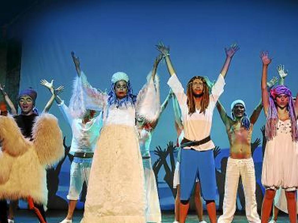 Personajes de Andersen se entremezclan en el musical.