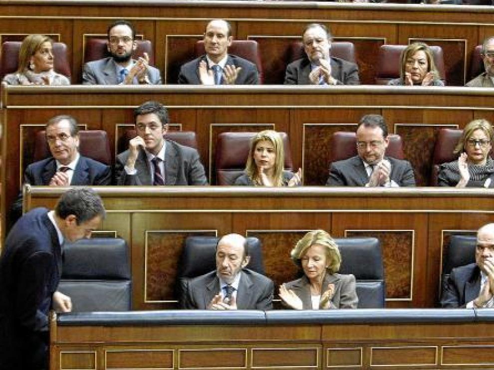 Rodríguez Zapatero dando explicaciones en el Congreso.