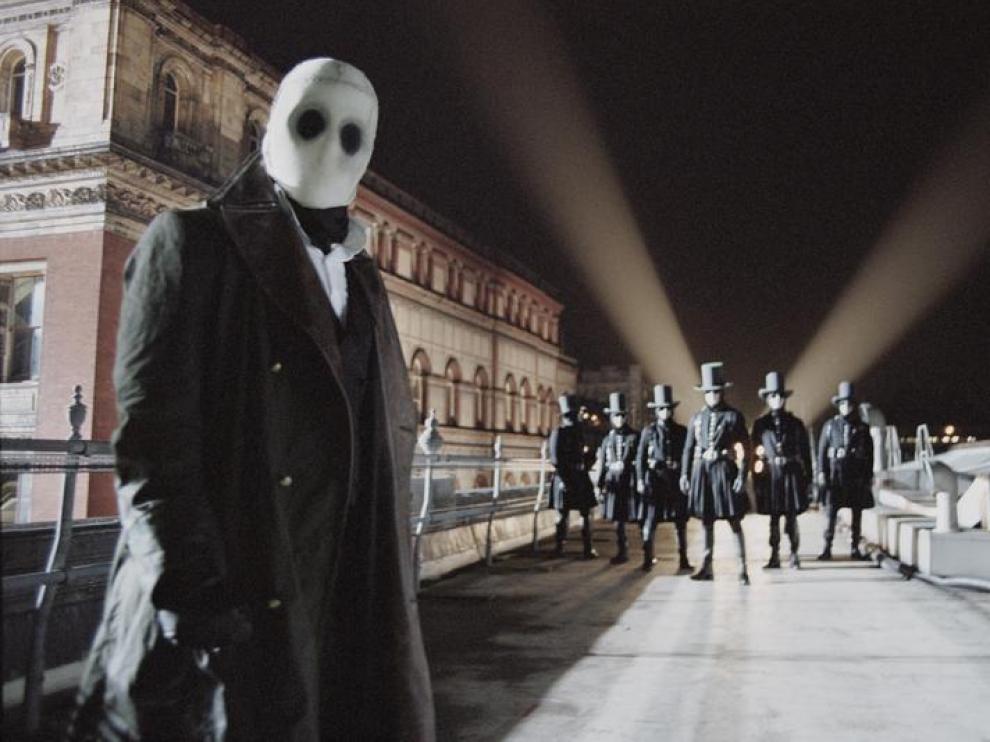 Ryan Philippe, enmascarado.