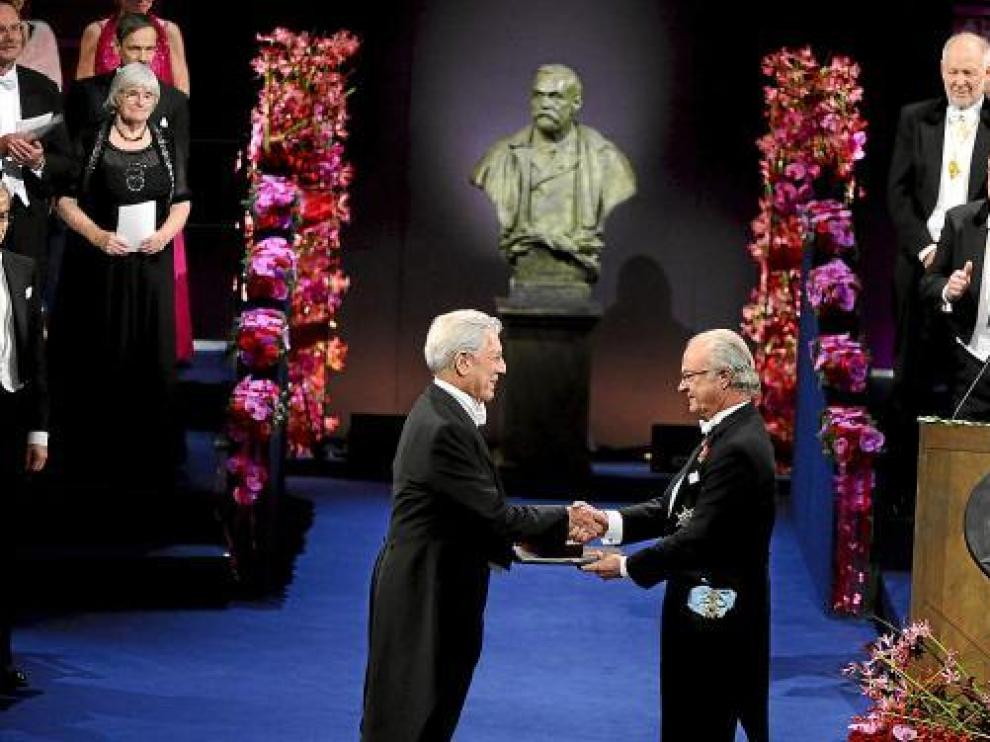 La Academia Nobel habla español