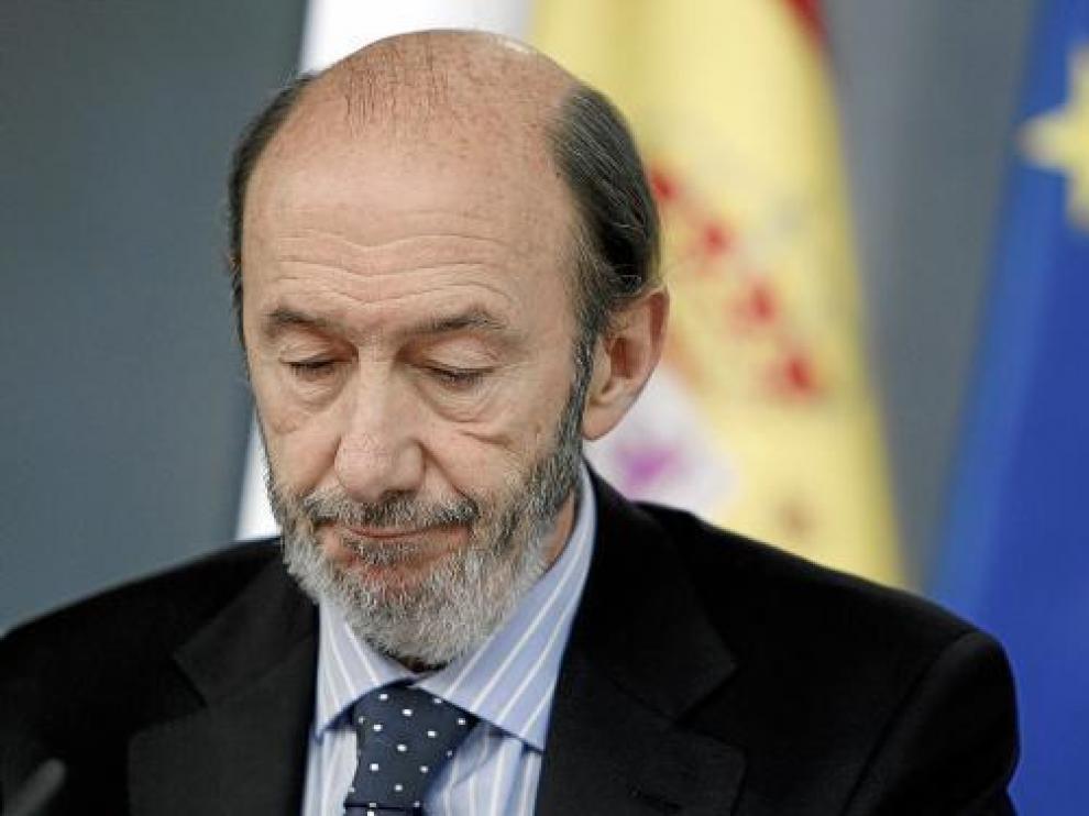 El vicepresidente primero, Alfredo Pérez Rubalcaba, ayer tras el Consejo de Ministros.