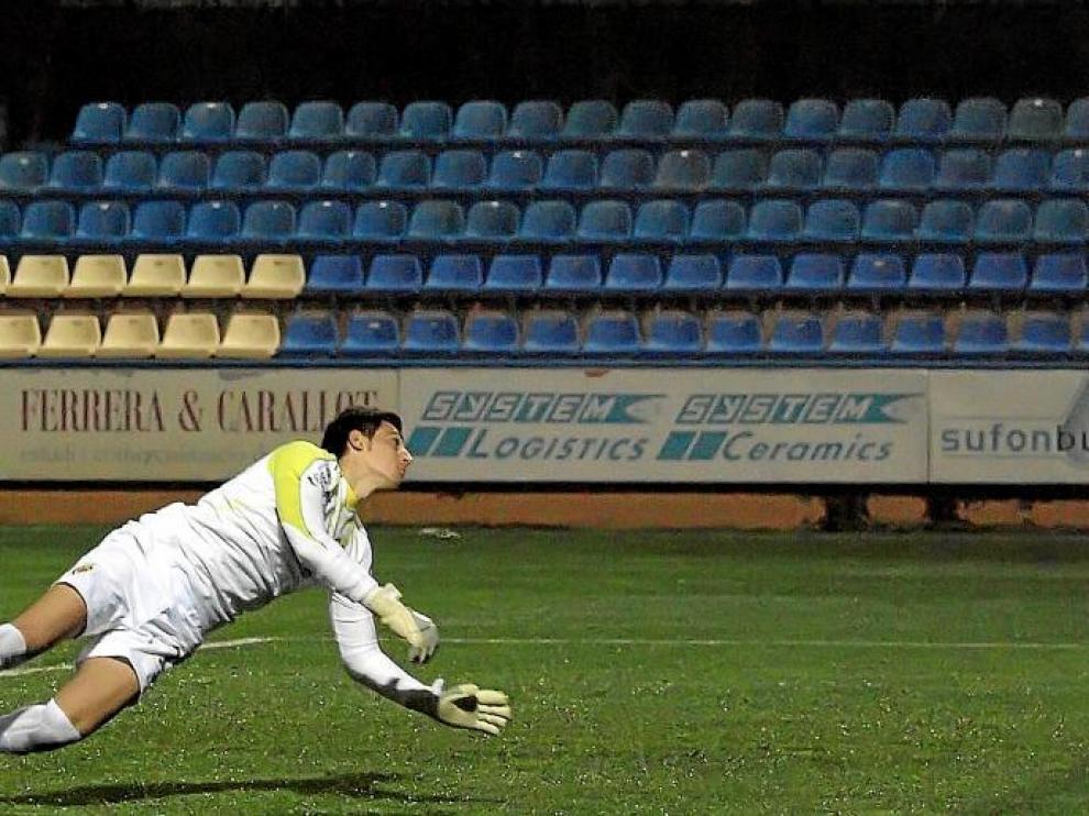 El gol de Dorian Dervite en propia puerta, que sorprendió al meta del Villarreal B, permitió reaccionar al Huesca y obtener el empate final.
