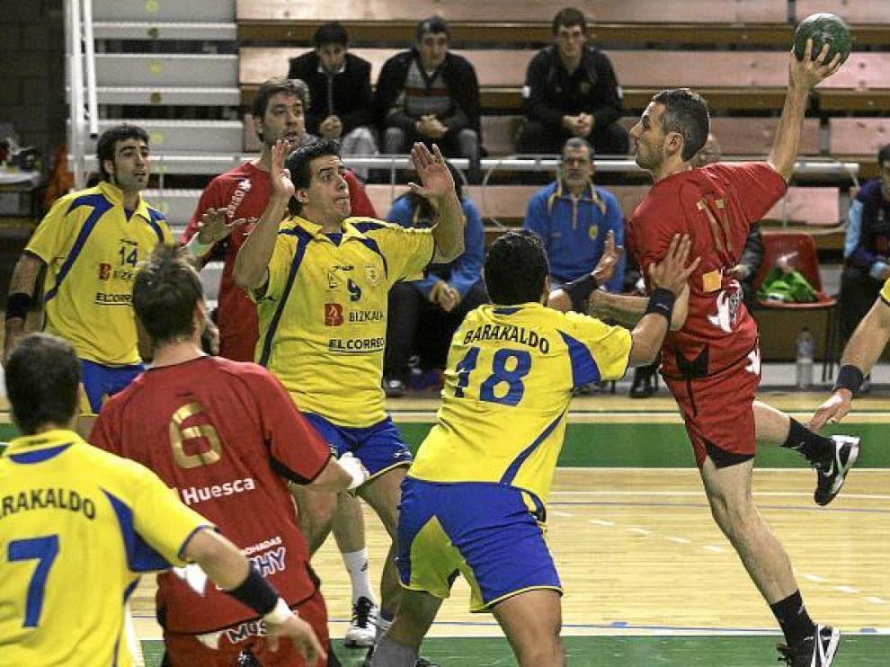 Álex Álvarez fue uno de los mejores jugadores del Obearagón ayer, anotando un total de nueve tantos en el partido.