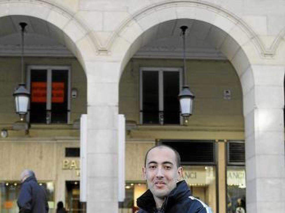 Daniel Mateo no tiene un trabajo estable desde 2008.