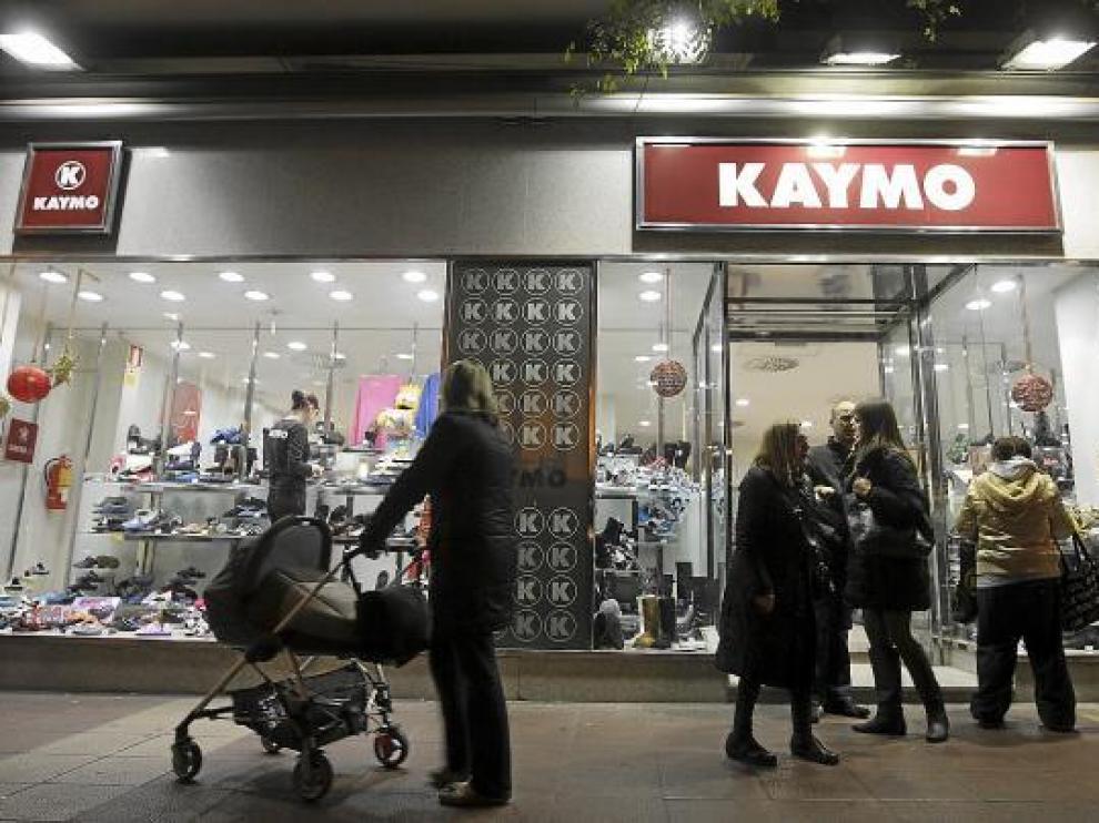 Una de las tiendas que el Grupo Kaymo tiene en el centro de la capital aragonesa.