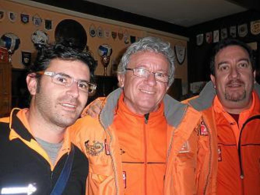 Orta, Simón y Tomás, ayer en el hotel Sumarice de Kragujevac.