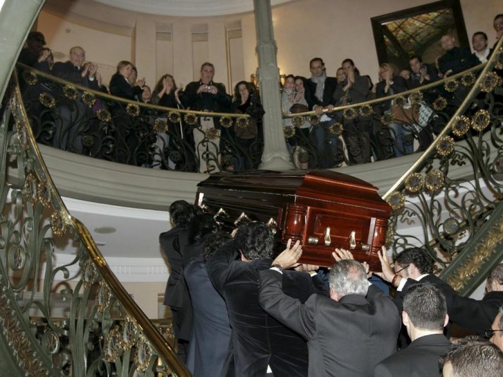 Recibimiento al féretro de Enrique Morente