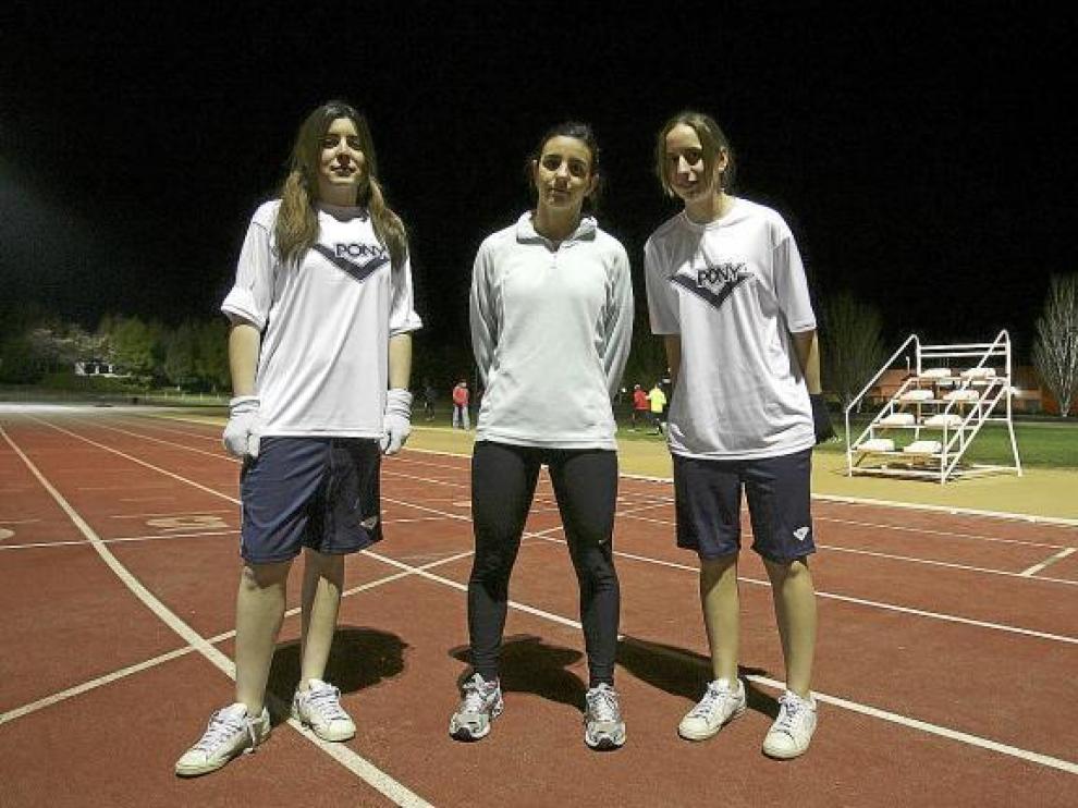 Es normal ver a las colegiadas entrenándose a última hora del día en las pistas de la Ciudad Deportiva.