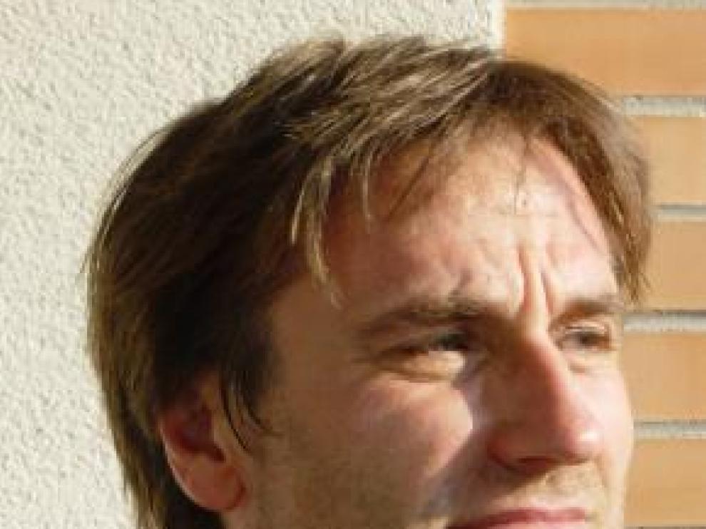 El escritor aragonés Fernando López Serrano