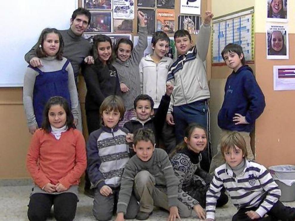 De izquierda a derecha y de arriba abajo: María, César, Ana, Mónica, Rodrigo, Adrián, Saúl, María, Rubén, Hakim, Iván, Marta y Javier.