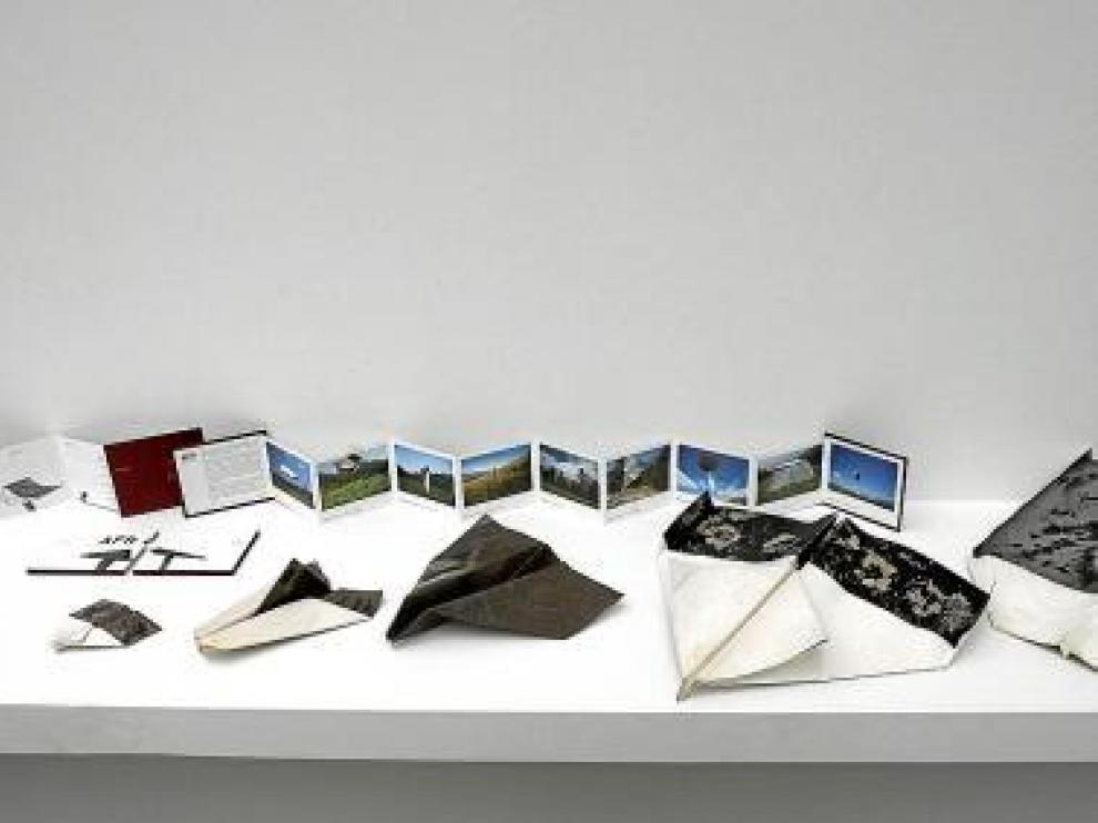Avionetas realizadas con papel fotográfico.