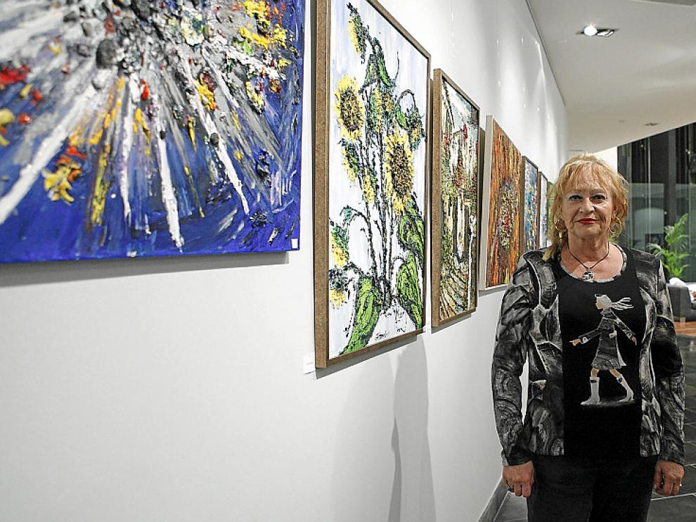 Carmen Mur expone su obra en Zaragoza.