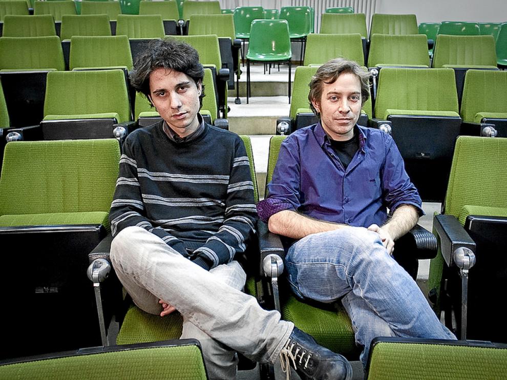 Jonás Trueba y Daniel Gascón, en la Universidad de Zaragoza.