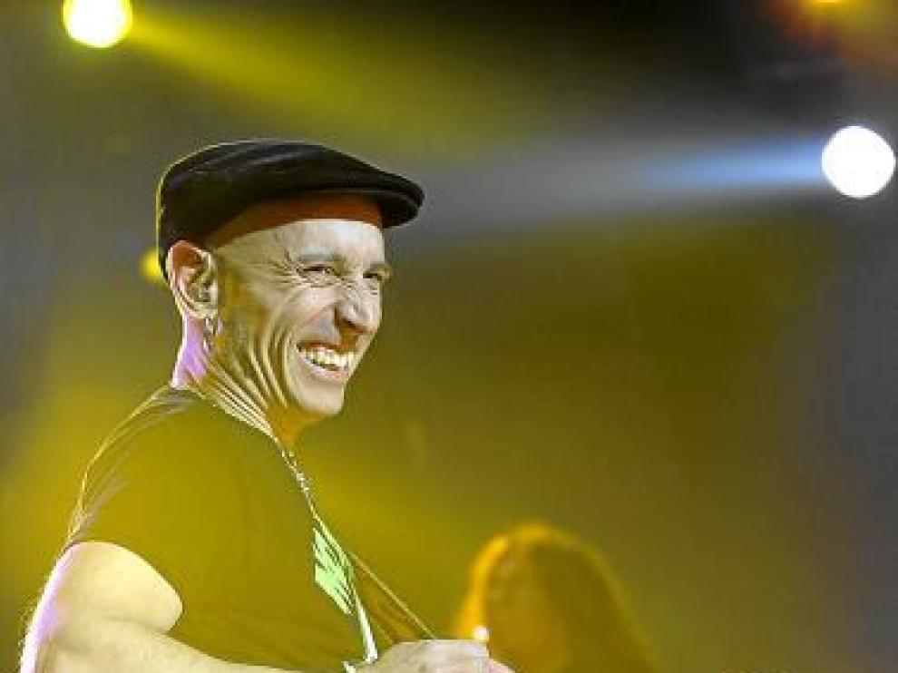 Fito Cabrales, durante uno de sus conciertos.