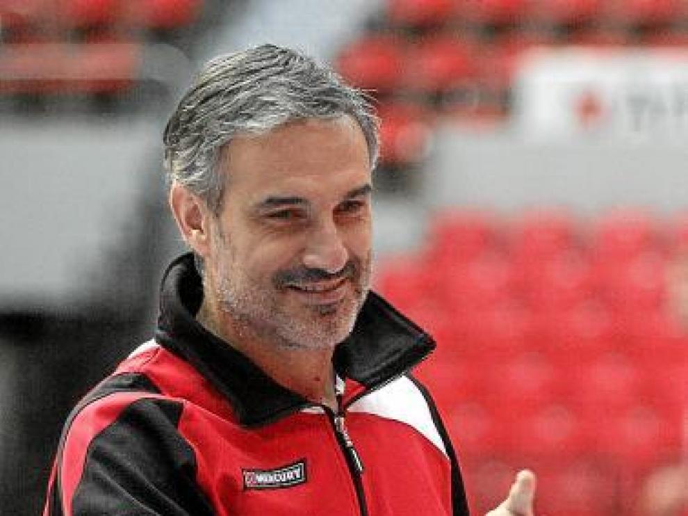José Luis Abós, en un entrenamiento del CAI Zaragoza.