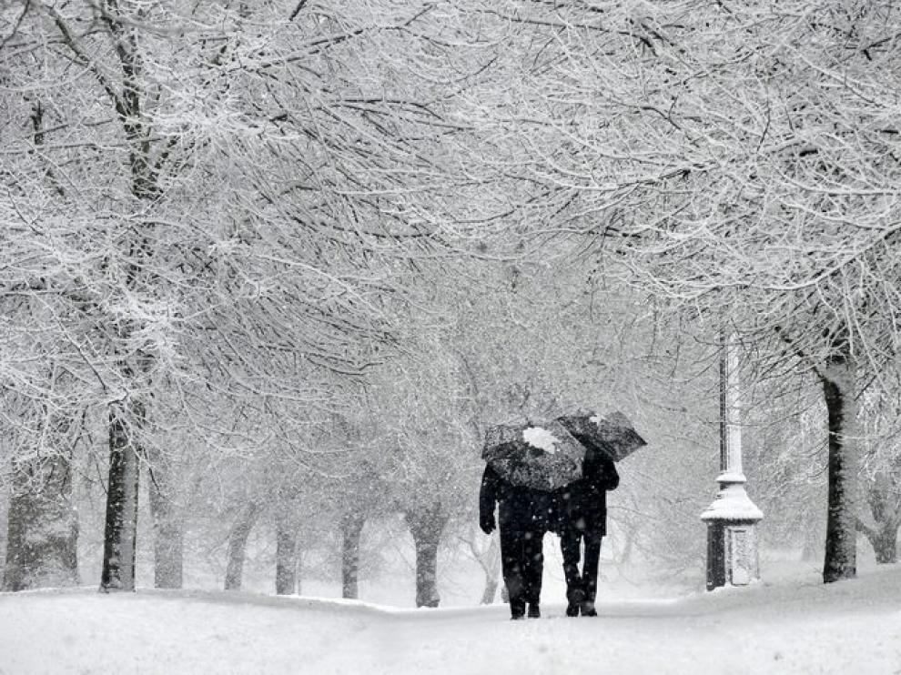 El frío y la nieve paralizan Reino Unido
