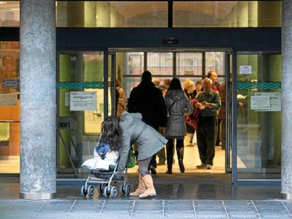 Ayer por la mañana la entrada del centro de salud de Sagasta, en Zaragoza.