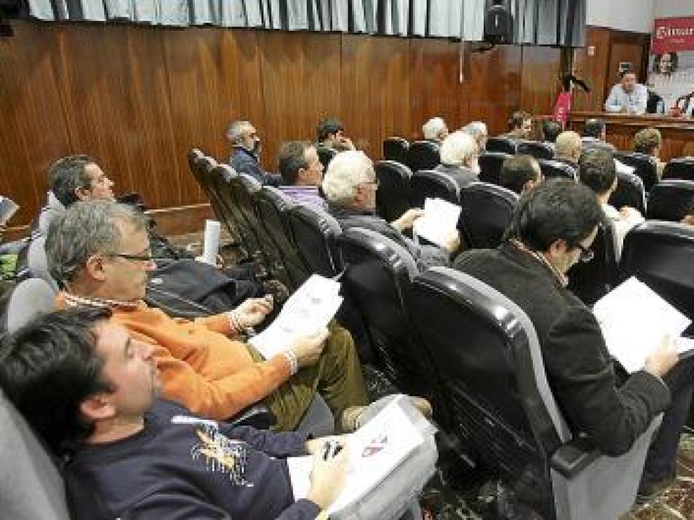 Algunos de los asistentes a la junta en la Cámara de Comercio.
