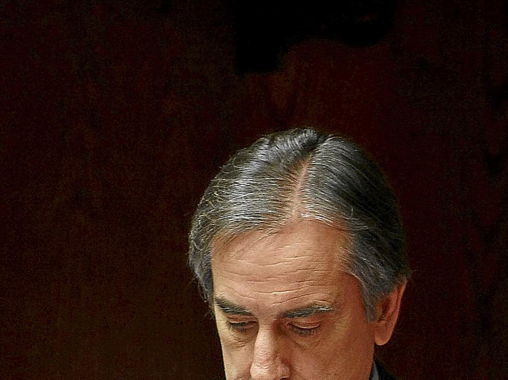 El ministro de Trabajo, Valeriano Gómez, en el Senado.