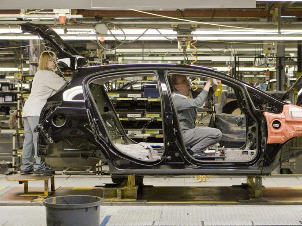 Cadena de montaje en la planta de Opel en Figueruelas