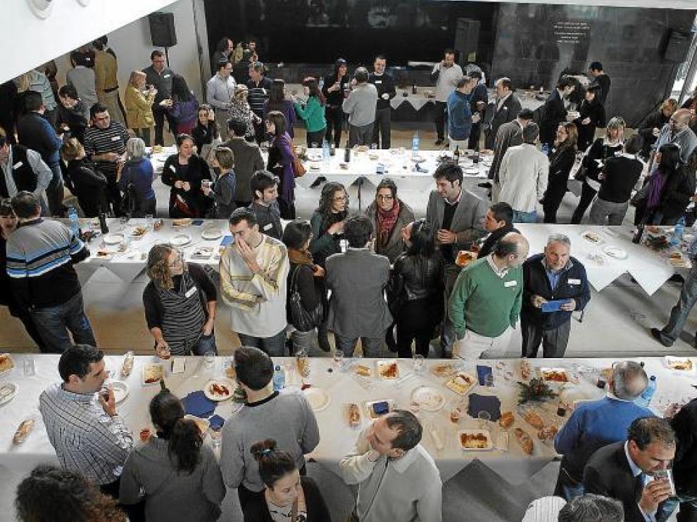 Un momento de la comida navideña que celebró ayer HERALDO en la rotativa del periódico.