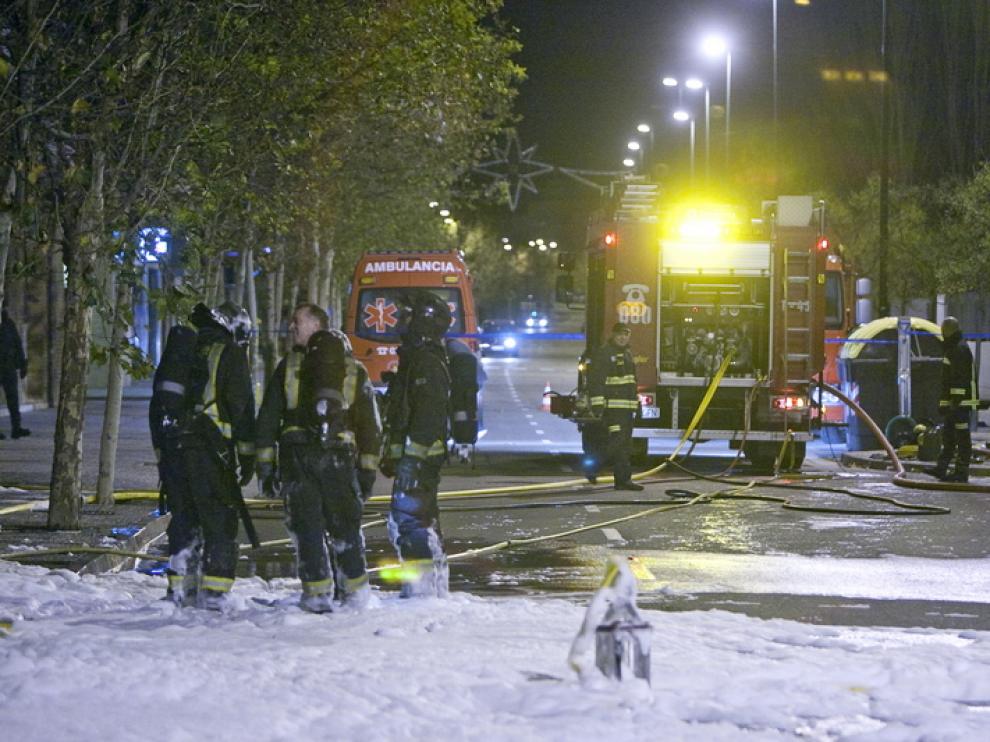 Los bomberos apagaron el fuego en un bajo del Camino del Pilón