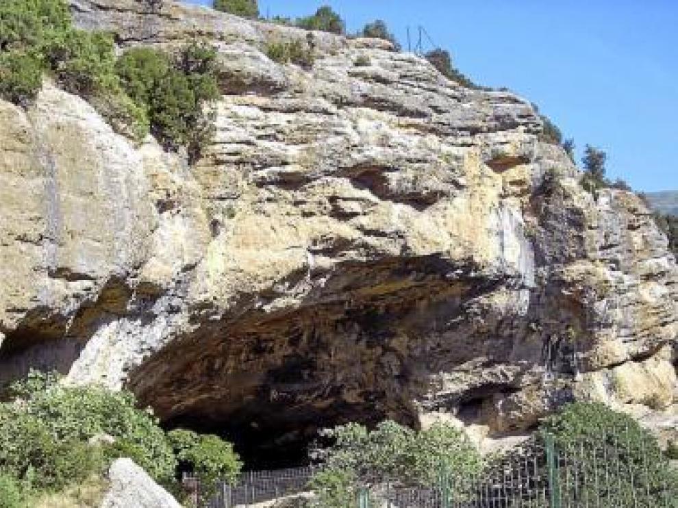 Imagen de archivo del acceso a la cueva de Chaves.