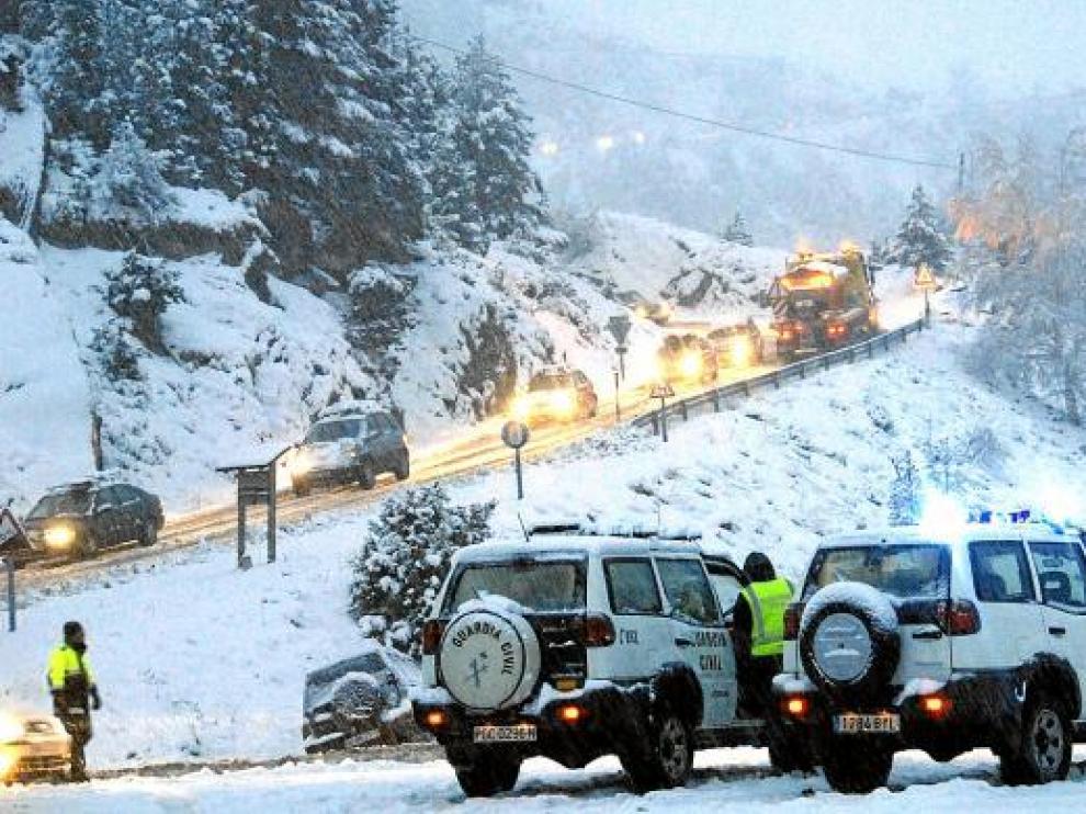 . La telecabina entre Benasque y Cerler es una vieja aspiración del valle para crear un nuevo acceso a la estación de esquí y descongestionar así la carretera evitando los problemas que se dan cuando nieva.