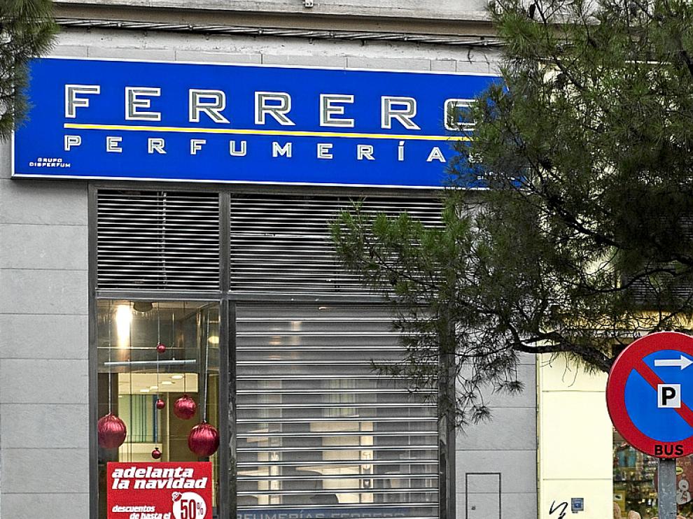 La perfumería 'Ferrero' del Paseo Sagasta cerró ayer