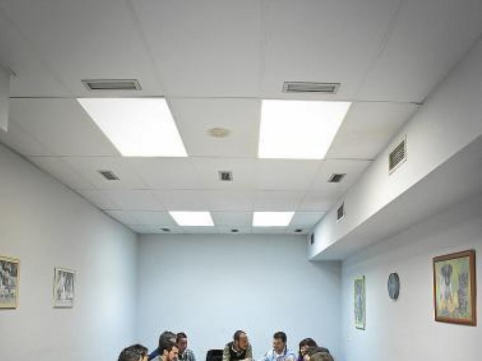 Un grupo de Azajer, durante una sesión de terapia.