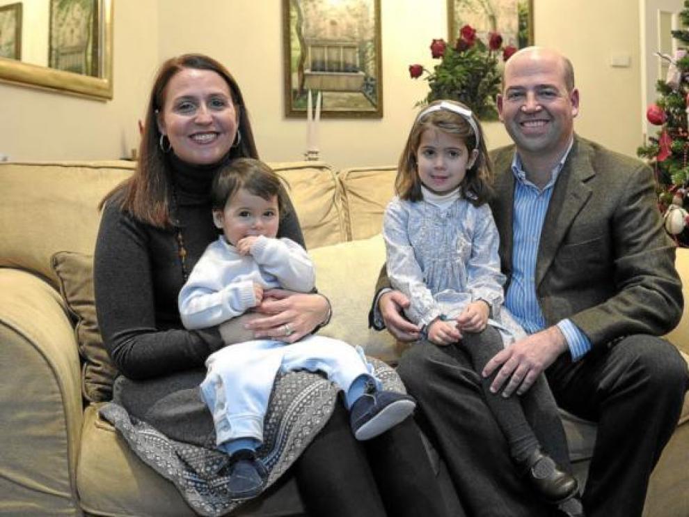 Marta Trullenque y José Miguel Guerrero, con sus hijos: Beatriz y Alejandro
