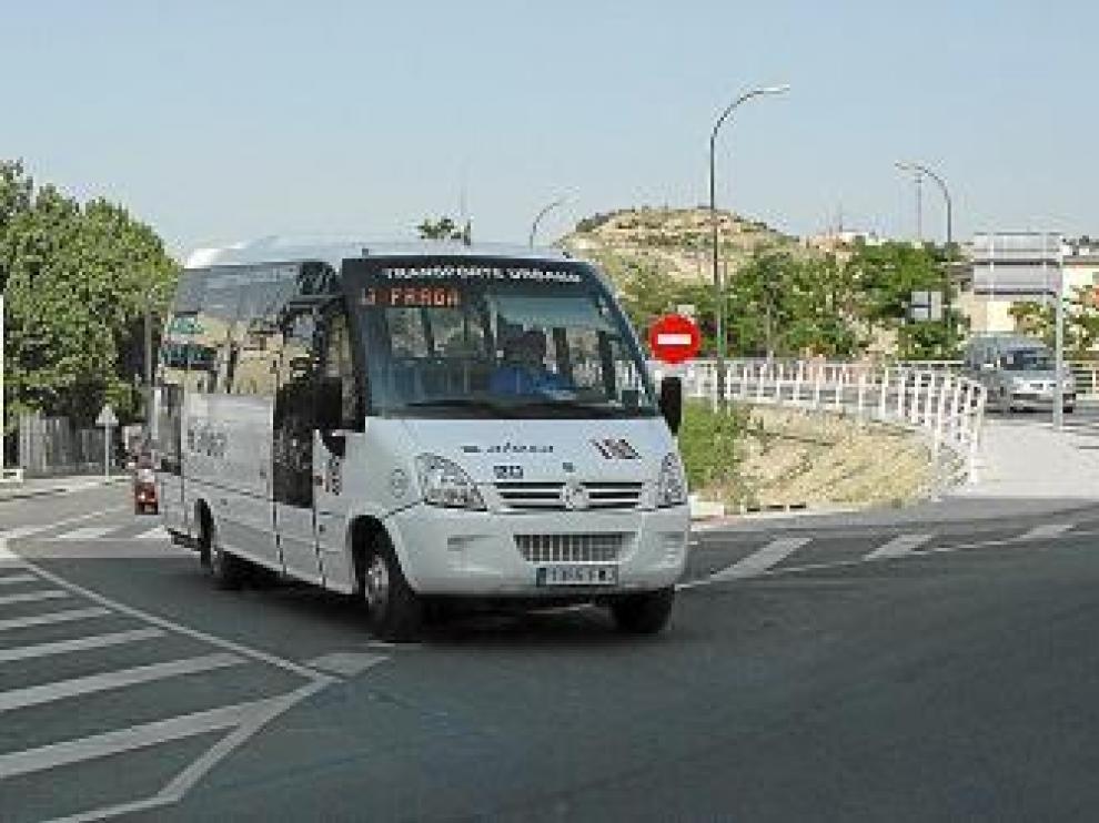 Los vecinos quieren que el autobús llegue también a su barrio.