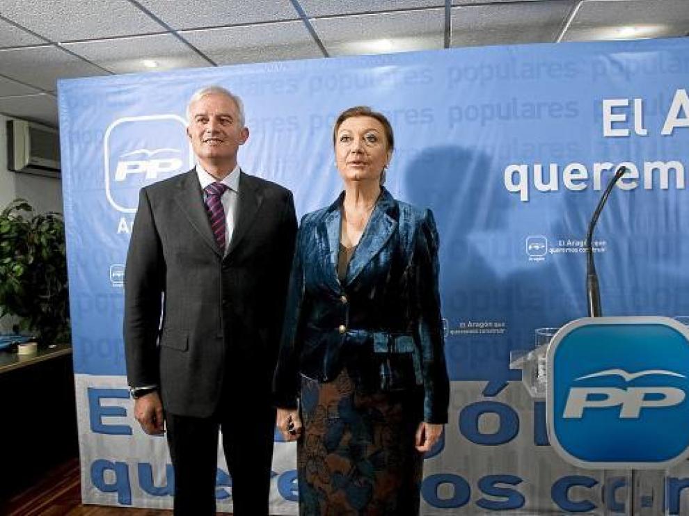 Eloy Suárez, el día de su presentación como candidato, junto a Rudi.