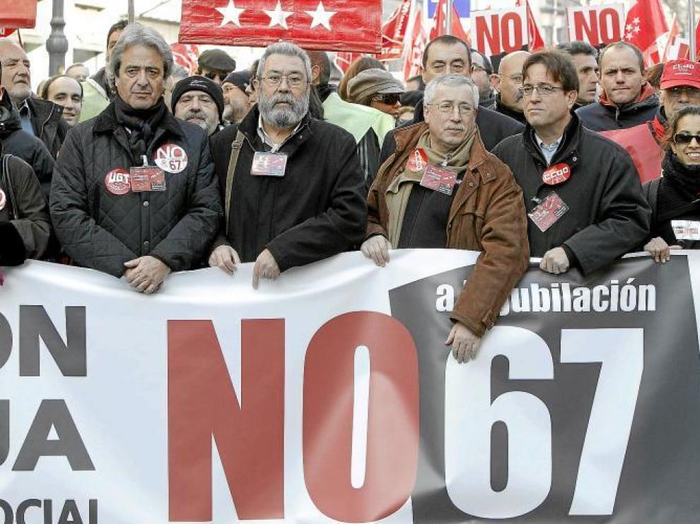 Méndez y Toxo (en el centro) en la manifestación del 18 de diciembre en contra de la reforma de las pensiones.