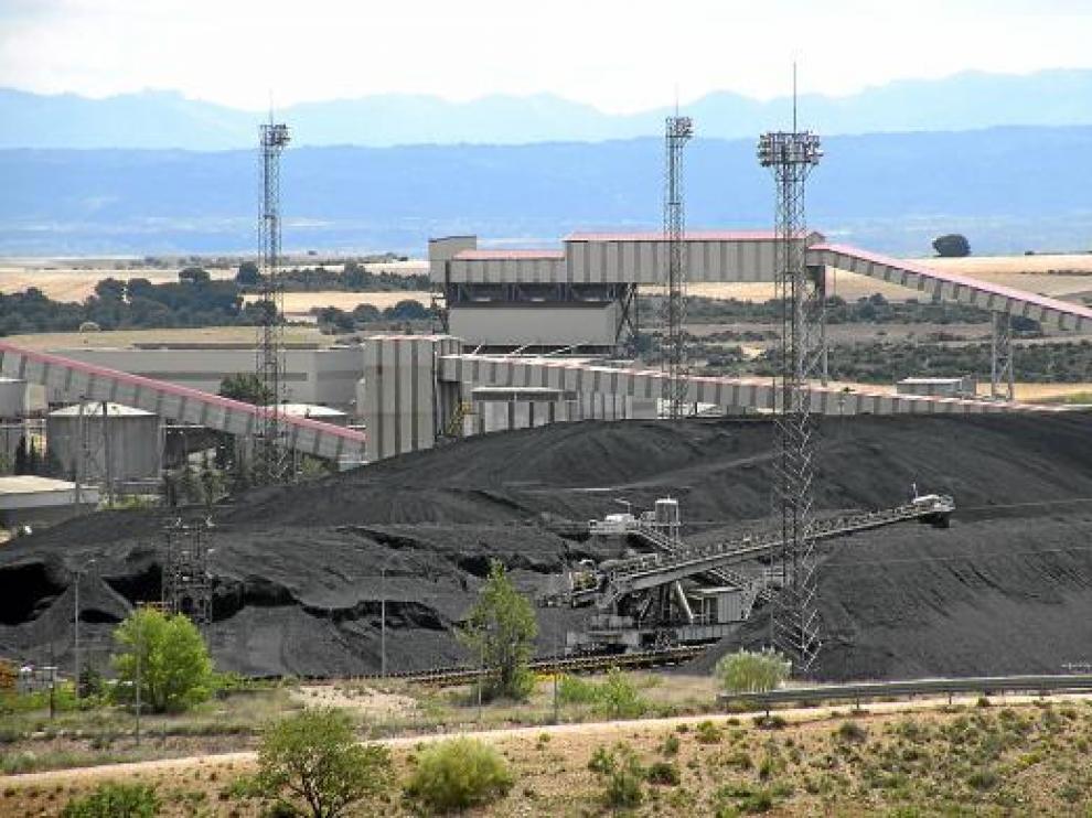 La aplicación del decreto permitiría la quema de carbón nacional en térmicas como la de Andorra.