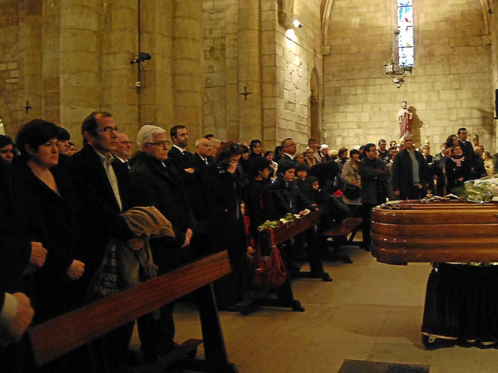 Entre los asistentes al funeral estaba el consejero de Agricultura, Gonzalo Arguilé, en primera fila.