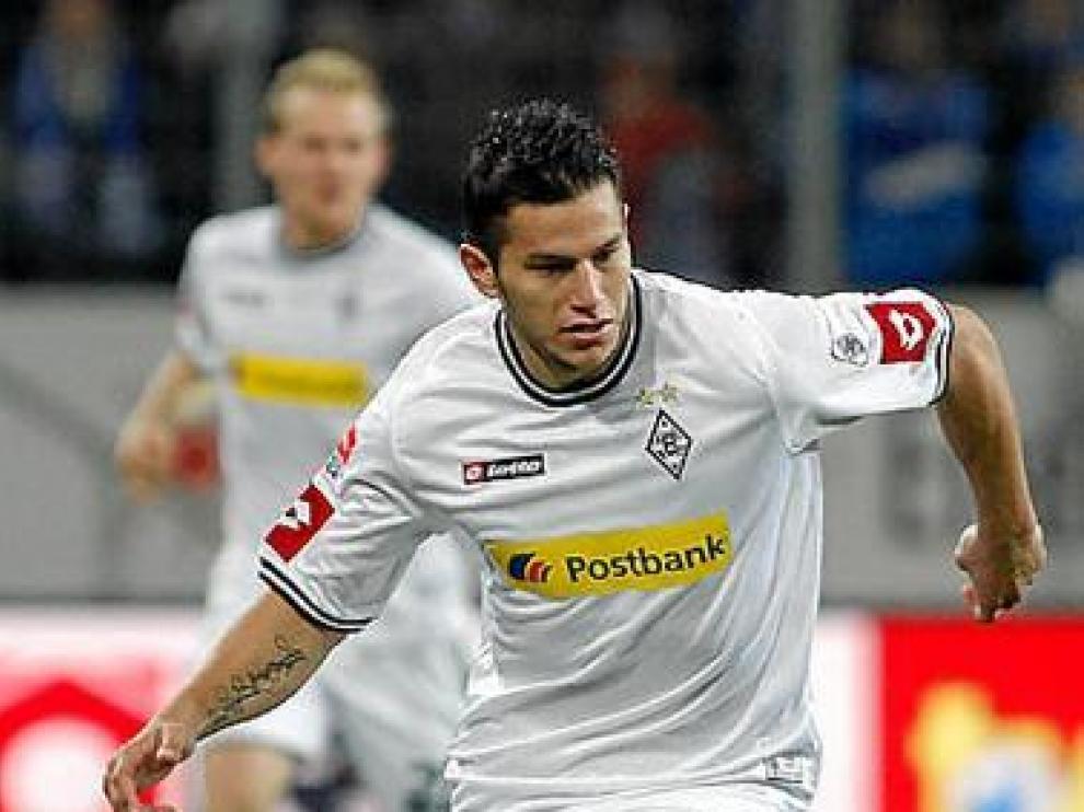 Raúl Bobadilla en un partido con el Borussia Moonchengladbach.