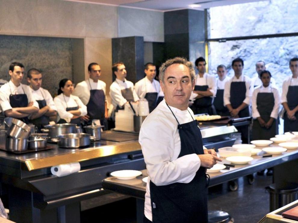 Ferrán Adriá en su restaurante gerundense