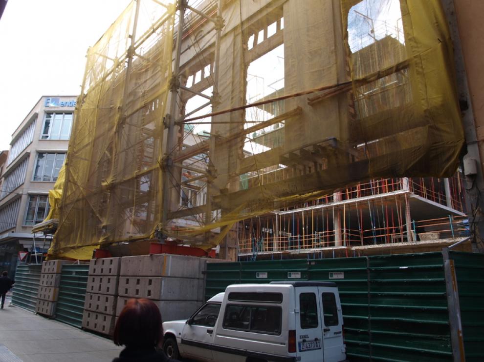 APUDEPA denuncia que la fachada que era ciega ahora ha sido completamente abierta